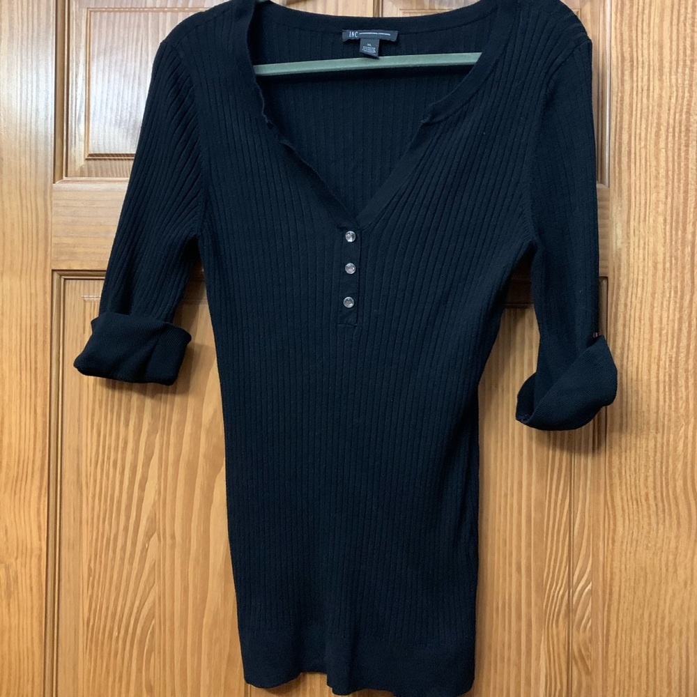 Macy’s INC brand sweater